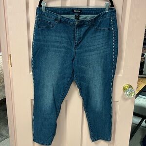 NWOT ladies 16 p capris d. Jeans